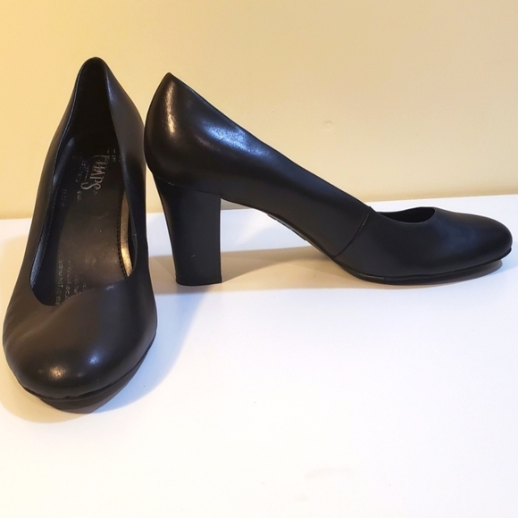 Chaps Women's upper leather black block heels size 10M - Picture 1 of 12